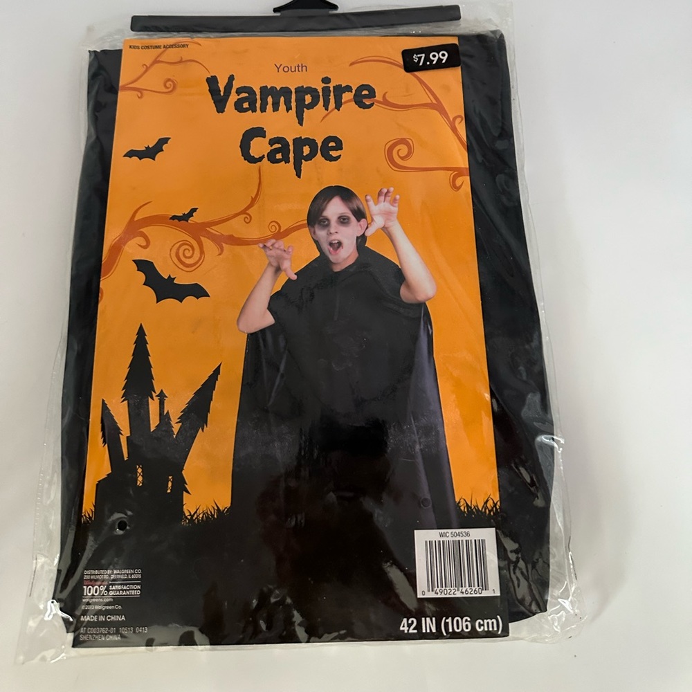 New NIB Youth Kids Boys Girls Vampire Cape One Size 42 inch Halloween Costume